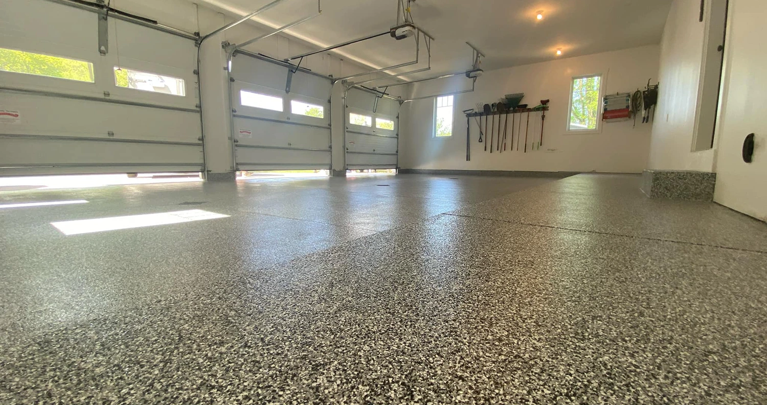 Garage floor coating with color blend